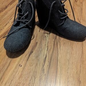 Men's Black Lace-Up Shoes